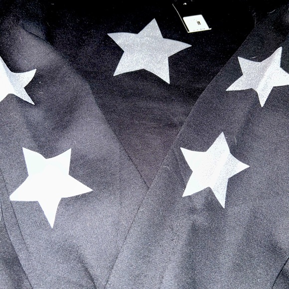 BNWT FOREVER 21 Star Sweater - Picture 2 of 5